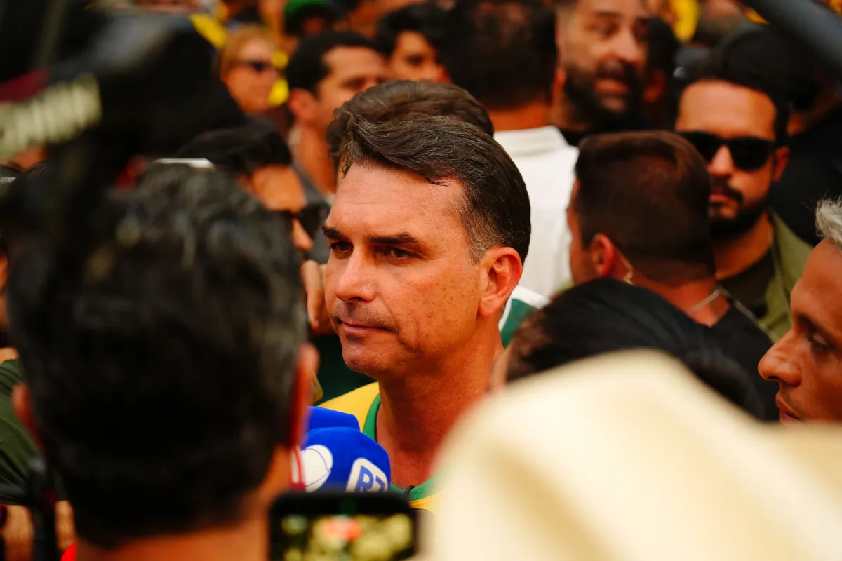 Flávio substitui Muralha Brasileira por Smart Brasil em plano de segurança